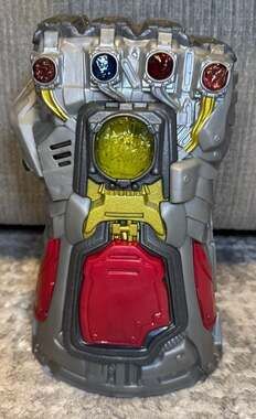 MMarvel Avengers Endgame Iron Man Nano Gauntlet Electronic Fist Toy